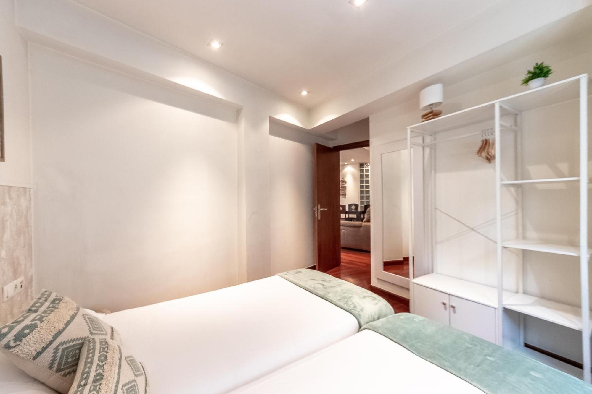Apartamento Amplio Y Acogedor Junto A Plaza Zabalburu Bilbao Exterior foto
